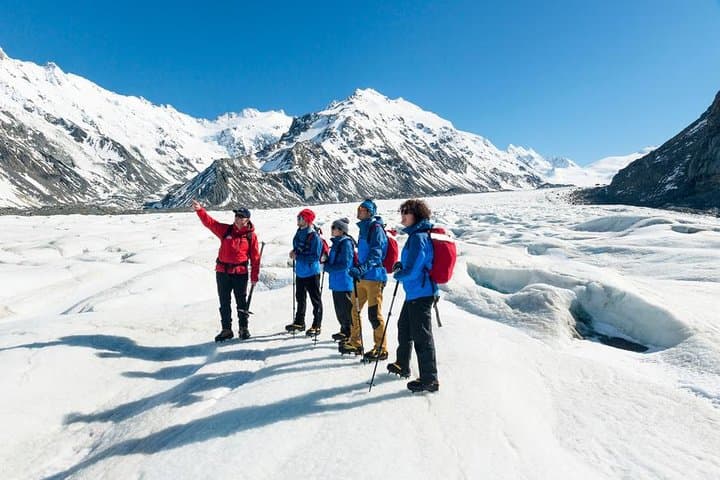 Tasman Glacier Heli-Hike: Scenic 1,300m Glacier Walk from Aoraki/Mt Cook