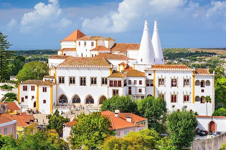 Sintra Private Tour: Pena Palace, Moorish Castle & Quinta da Regaleira