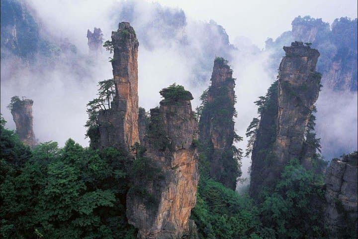 Zhangjiajie to Fenghuang: 4-Day Private Tour of Avatar Peaks, Tianmen Cableway & Ancient Phoenix City