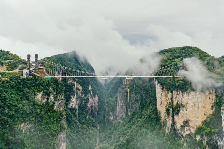 Zhangjiajie to Fenghuang: 4-Day Private Tour of Avatar Peaks, Tianmen Cableway & Ancient Phoenix City photo 2