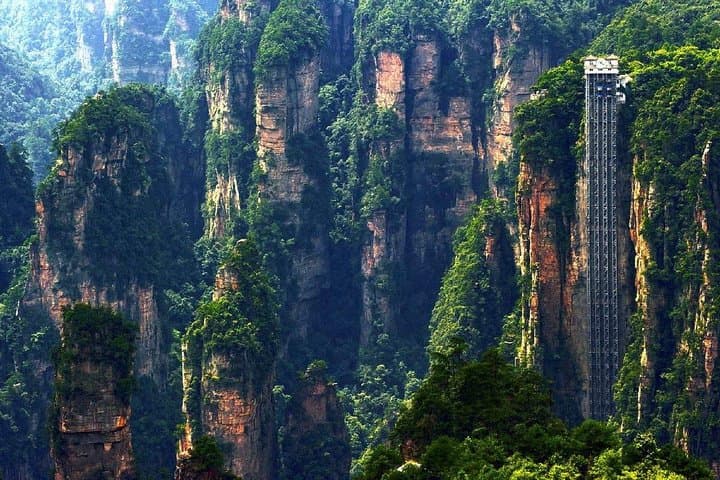2-Day Private Zhangjiajie Tour — Yuanjiajie, Tianzi & Baofeng Lake