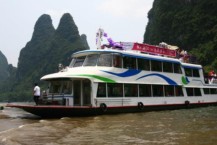2-Day Guilin Private Package: Li River Cruise, Reed Flute Cave & Elephant Trunk Hill