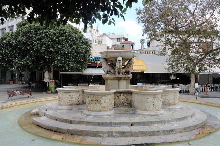 Heraklion Walking & Tasting Tour: Small-Group Historical Stroll with Cretan Snacks photo 2