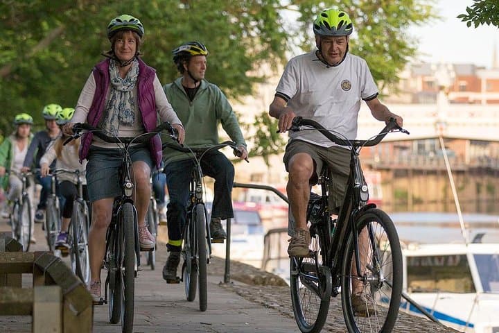 Explore York by Bike: 2-Hour Guided Cycle Around the City Walls photo 2