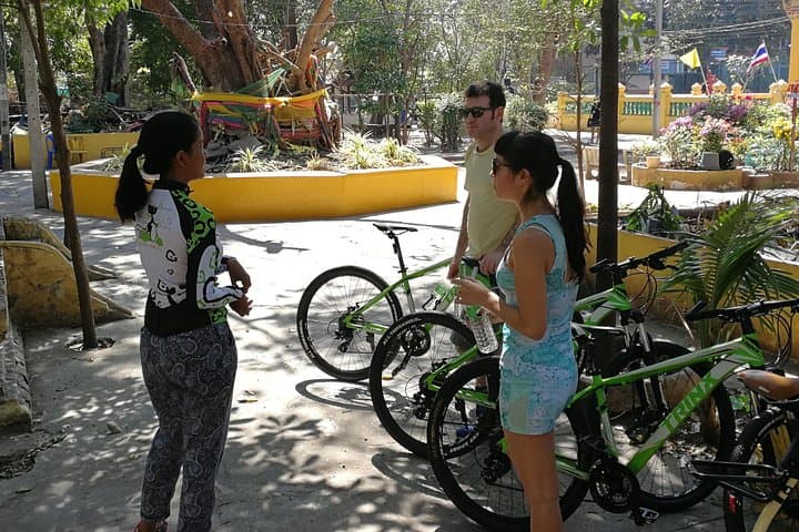 Bangkok Bike & Boat Tour: Canals, Temples and Local Lunch photo 2