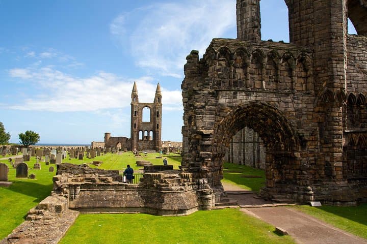 Stirling, Whisky Distillery & St Andrews Day Trip from Edinburgh (Spanish Guide)