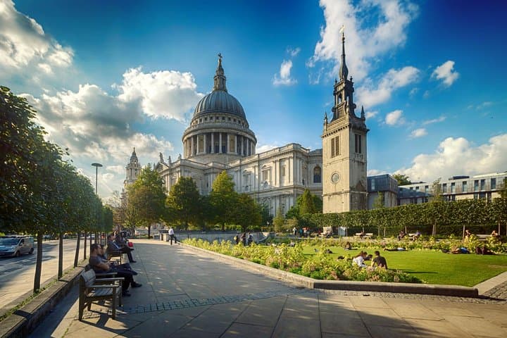 Inside St Paul's Cathedral: Dome Views, Whispering Gallery & Crypt Tour