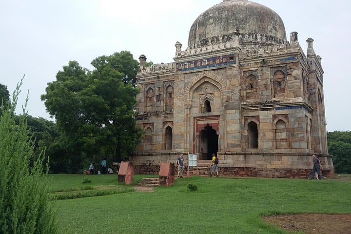 Delhi Old and New Private City Tour — Full & Half-Day Guide photo 2