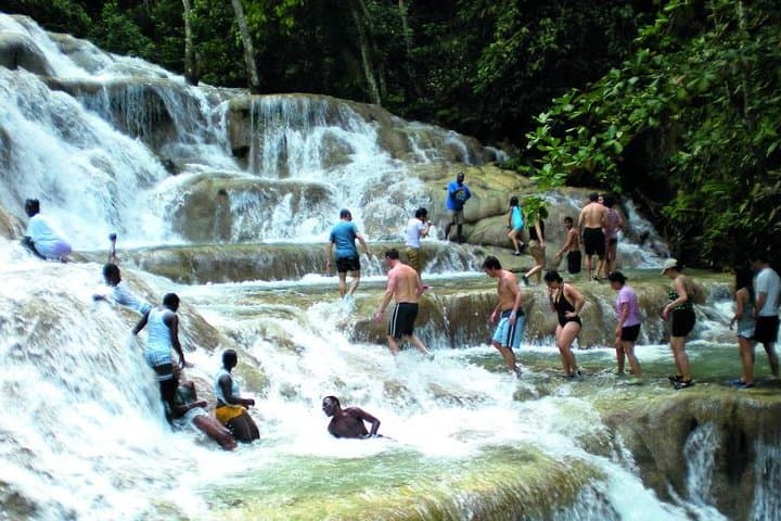 Montego Bay to Dunn's River Falls: Half-Day Guided Climb and Swim photo 2