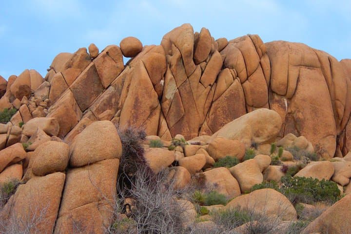 Joshua Tree Scenic Hummer Tour: Giant Boulders, Fault Lines & Desert Views photo 2