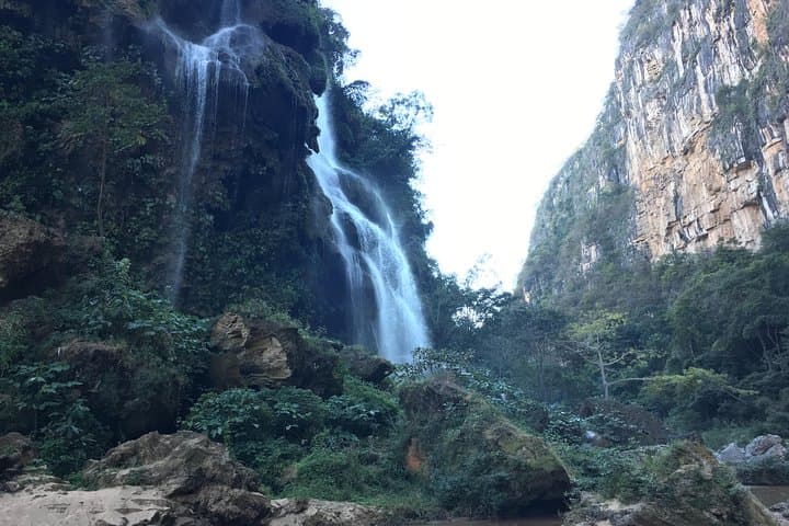 La Venta River Canyon & Aguacero Waterfall Day Trip from San Cristóbal