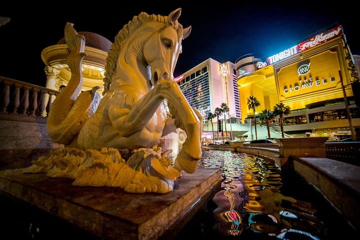 Las Vegas Ghost Tour: Gangsters, Glitz and Gore Night Walk on the Strip photo 1