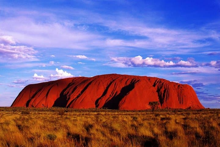 Sunset Uluru Experience with BBQ Dinner and Guided Mala & Mutitjulu Walks