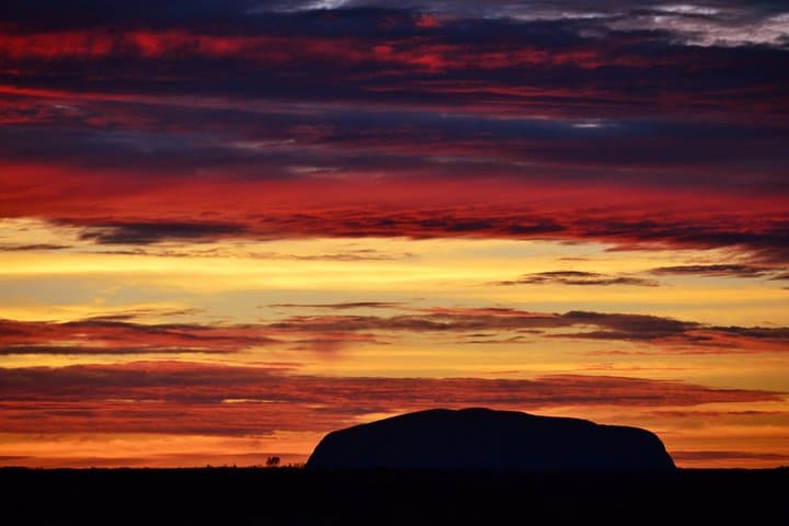 Overnight at Uluru: Sunset BBQ, Sunrise Views & Kata Tjuta Walpa Gorge
