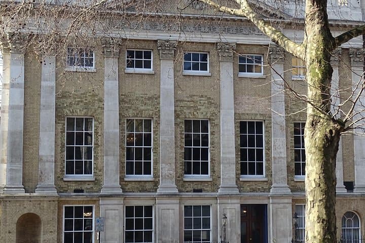 St James & Mayfair Private Walking Tour — Royal London in 5–6 Hours photo 6
