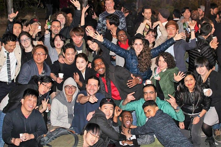 Seoul Pub Crawl: Hongdae & Itaewon Guided Nightlife Bar Tour photo 4
