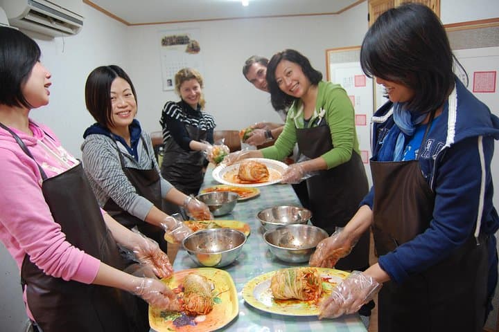 Seoul Kimchi Making, Hanbok & Tea Ceremony: Hands-On Cultural Class