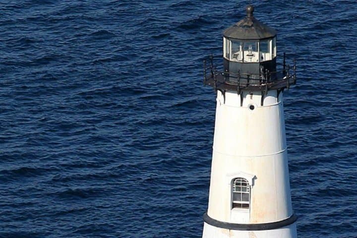 Glass-Bottom Boat to Rock Island Lighthouse: St. Lawrence River Cruise from Clayton photo 3