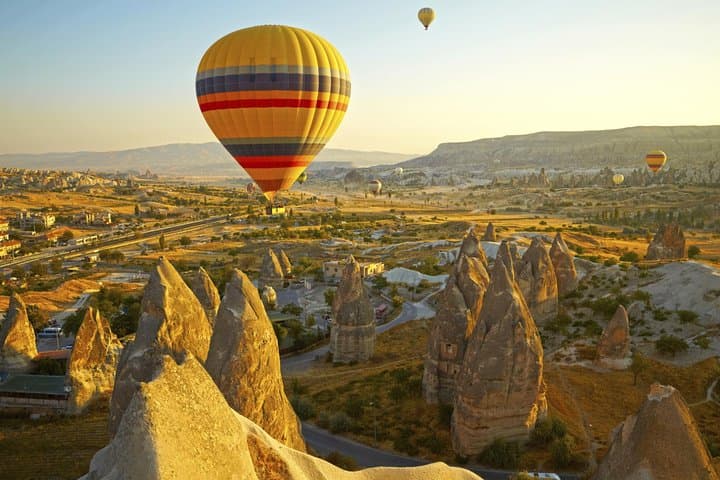 Cappadocia & Istanbul 4-Night Tour: Flights, Göreme Open-Air Museum & Derinkuyu Underground City