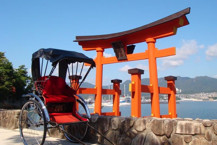 Miyajima Rickshaw Tour: Private Guided Ride to Itsukushima Shrine