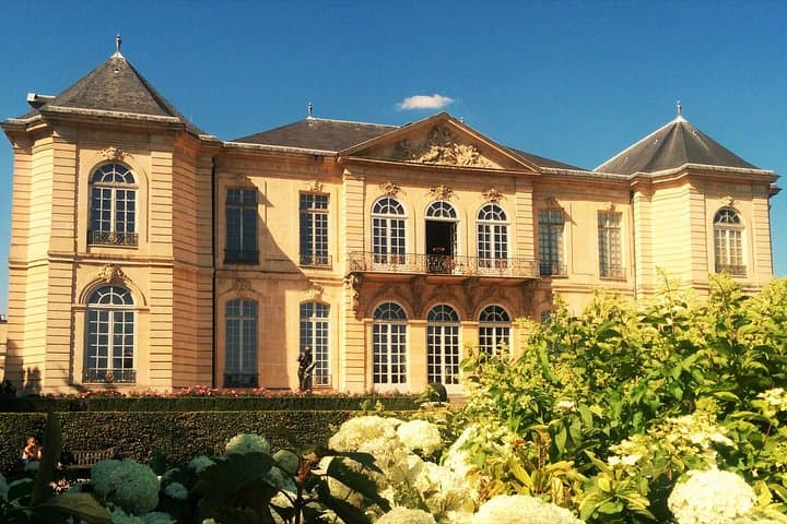 Private Eiffel Tower District Walking Tour: Rodin, Invalides & Parisian Food Tastings photo 2