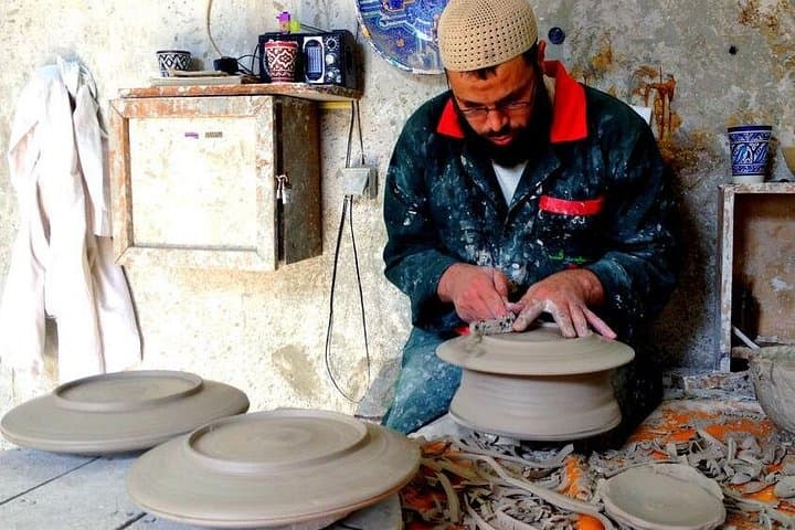 Full-Day Fez Handicraft Tour: Explore Fes Medina’s Artisans, Tannery & Pottery School photo 1