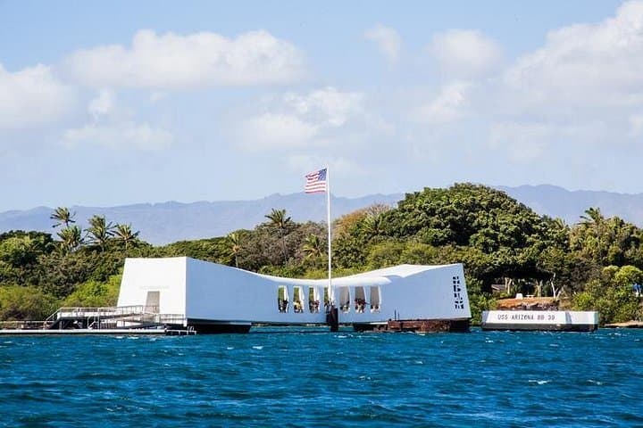 Ultimate Pearl Harbor Circle Island: Full-Day Guided Oahu History and Coast Tour photo 2