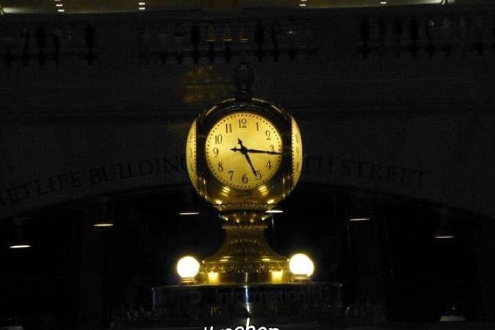 Gems of Midtown East: Grand Central, Rockefeller & St. Patrick's Walking Tour photo 1