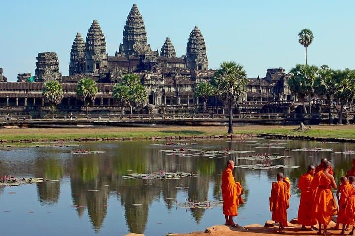 Four-Day Angkor Wat & Tonle Sap Discovery: Banteay Srey, Beng Mealea and Siem Reap