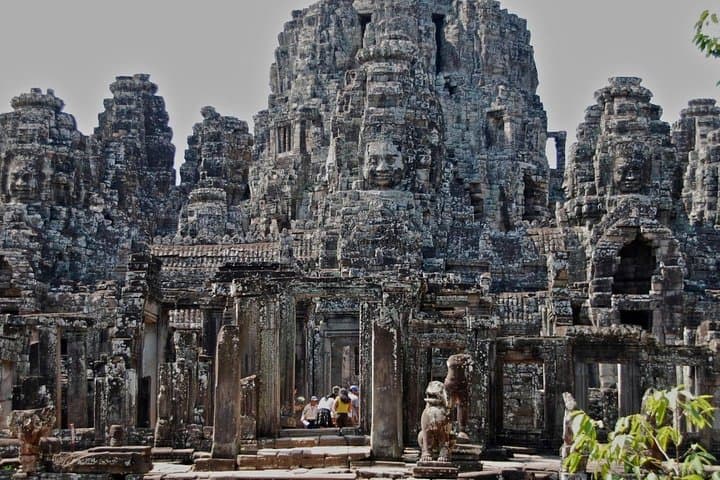 Two-Day Angkor Wat & Kompong Phluk: Siem Reap Temples and Tonle Sap Floating Village