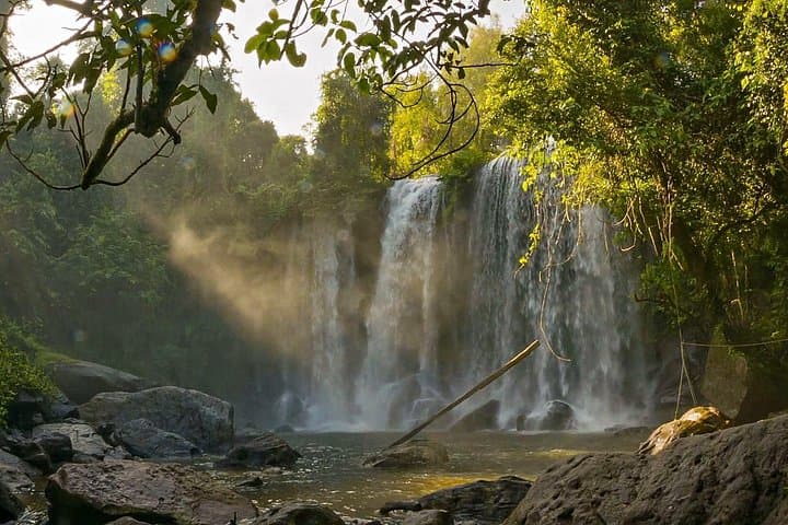 Three-Day Angkor Wat & Tonle Sap Floating Village Tour — Banteay Srey & Kbal Spean photo 2