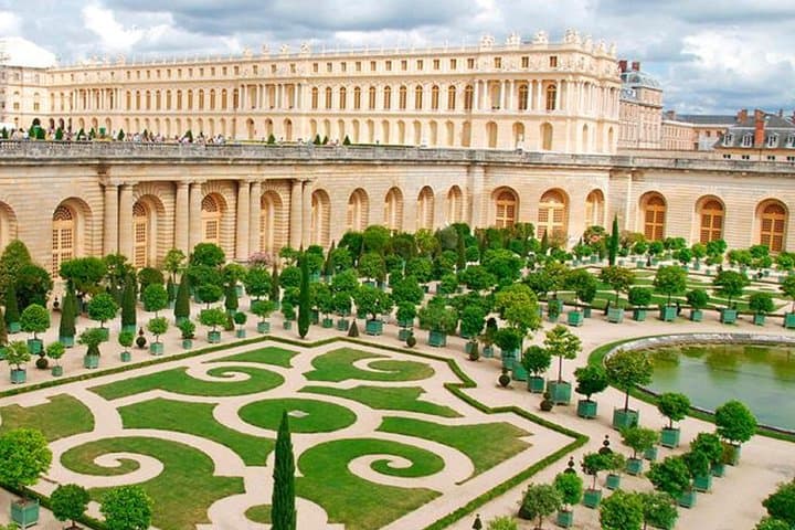 Versailles Day Trip by Train: Palace & Gardens Guided Tour from Paris photo 2