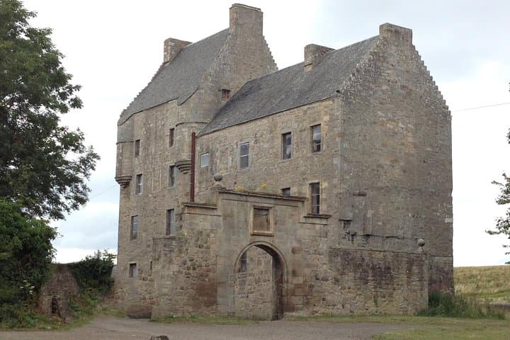 Private Outlander Filming Locations Tour: Lallybroch, Doune, Drummond & Blackness photo 3