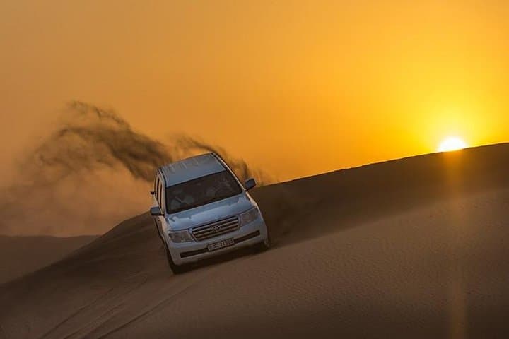 Dubai Desert Safari: Dune Bashing, Bedouin Camp & Sunset BBQ