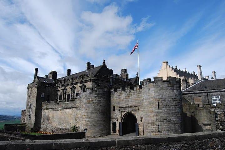 Day Tour to Loch Lomond, Stirling Castle & the Kelpies from Edinburgh