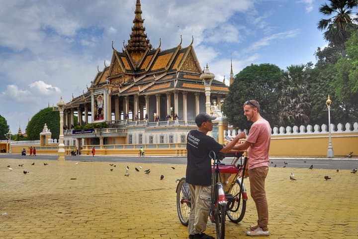 Cyclo Through Phnom Penh: Royal Palace, Wat Phnom & Local Eats photo 6
