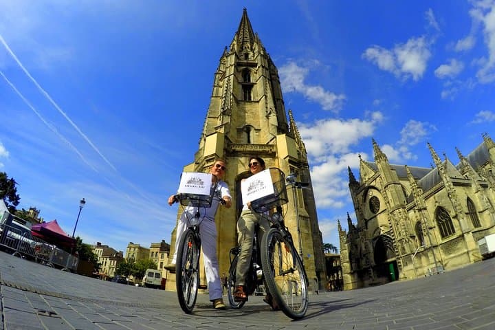 Bordeaux Essentials Bike Tour: Guided Cycling Along the Garonne photo 2
