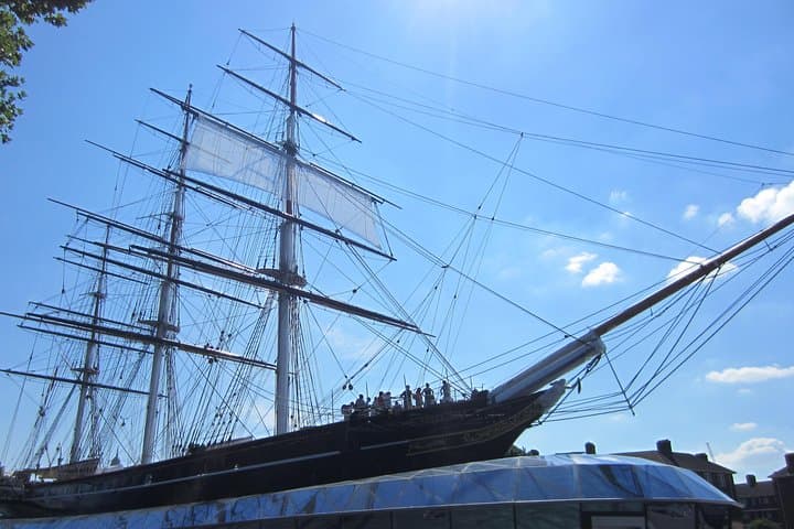 Private Greenwich Walking Tour: Royal & Maritime Highlights with a French Guide