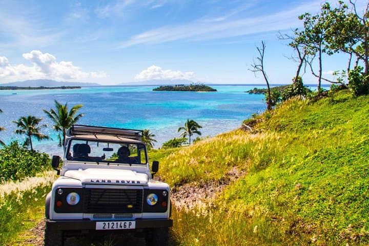 Bora Bora 4WD & Eco Shark and Ray Snorkel: Lagoon Safari and WWII Lookouts photo 2