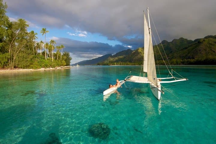 Half-Day Pirogue Sailing & Snorkel in Moorea’s Northern Lagoons