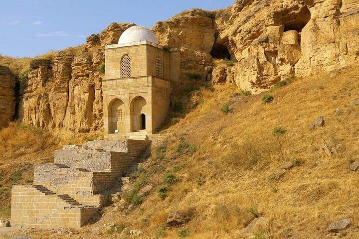 Baku to Shamakhi and Lahij Day Tour: Historic Mausoleums, Juma Mosque & Lahij Crafts