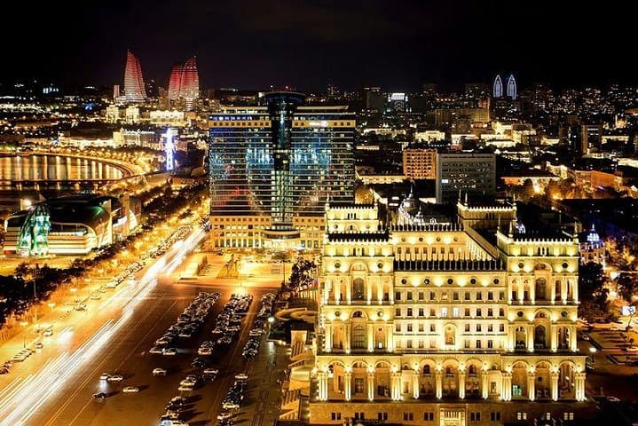Magnificent Baku Night Tour: Old City, Highland Park & Haydar Aliyev by Night