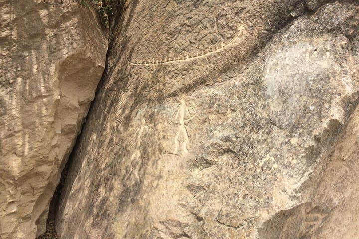 Gobustan & Absheron Fire Tour — Qobustan, Mud Volcanoes, Ateshgah & Yanar Dag photo 2