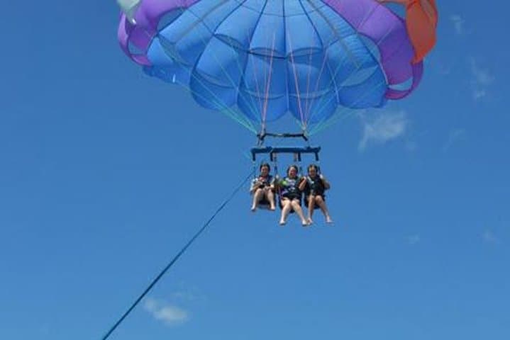 Waikiki Parasailing Over Diamond Head — Hawaiian Parasail Since 1977 photo 4