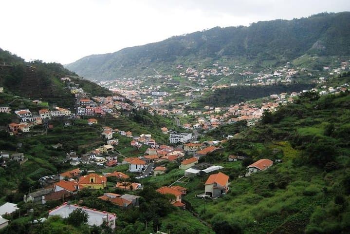 Levada dos Maroços Walk — Easy Agricultural Levada Hike Above Machico, Madeira photo 2