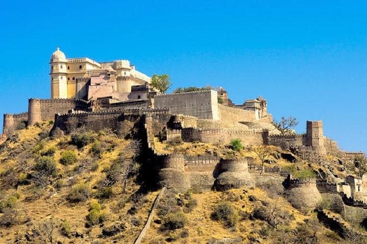 Kumbhalgarh and Ranakpur Day Tour from Udaipur: Forts, Jain Temples & Lunch photo 1