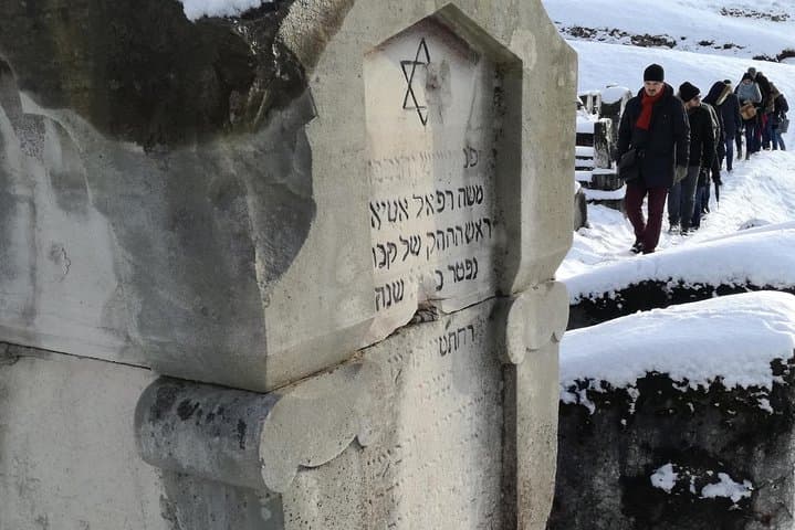 Inside Sarajevo's Jewish Quarter: Synagogues, Haggadah & Historic Cemetery Tour photo 2