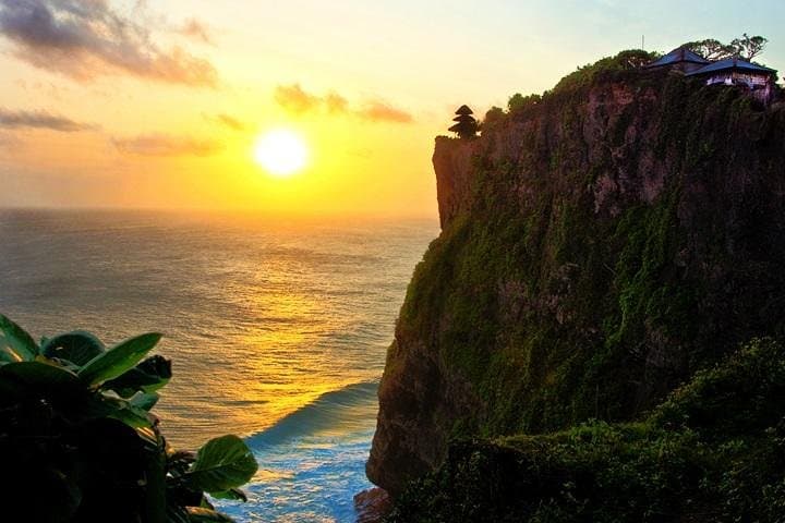 Uluwatu Temple Sunset & Kecak Fire Dance with Jimbaran Seafood Dinner photo 1