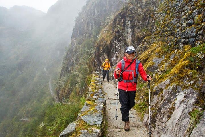 Two-Day Inca Trail to Machu Picchu: Hike from Km 104 to Intipunku (Sun Gate)