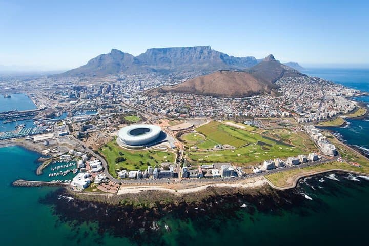 Private Cape Town Airport Transfer for 4–7 Passengers photo 4